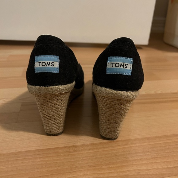 TOMs wedge. Only worn a few times. Very comfortable. - Picture 2 of 3